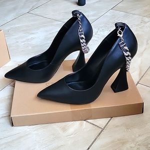 Steve Madden 'Zippy' black leather, ankle chain straps removable